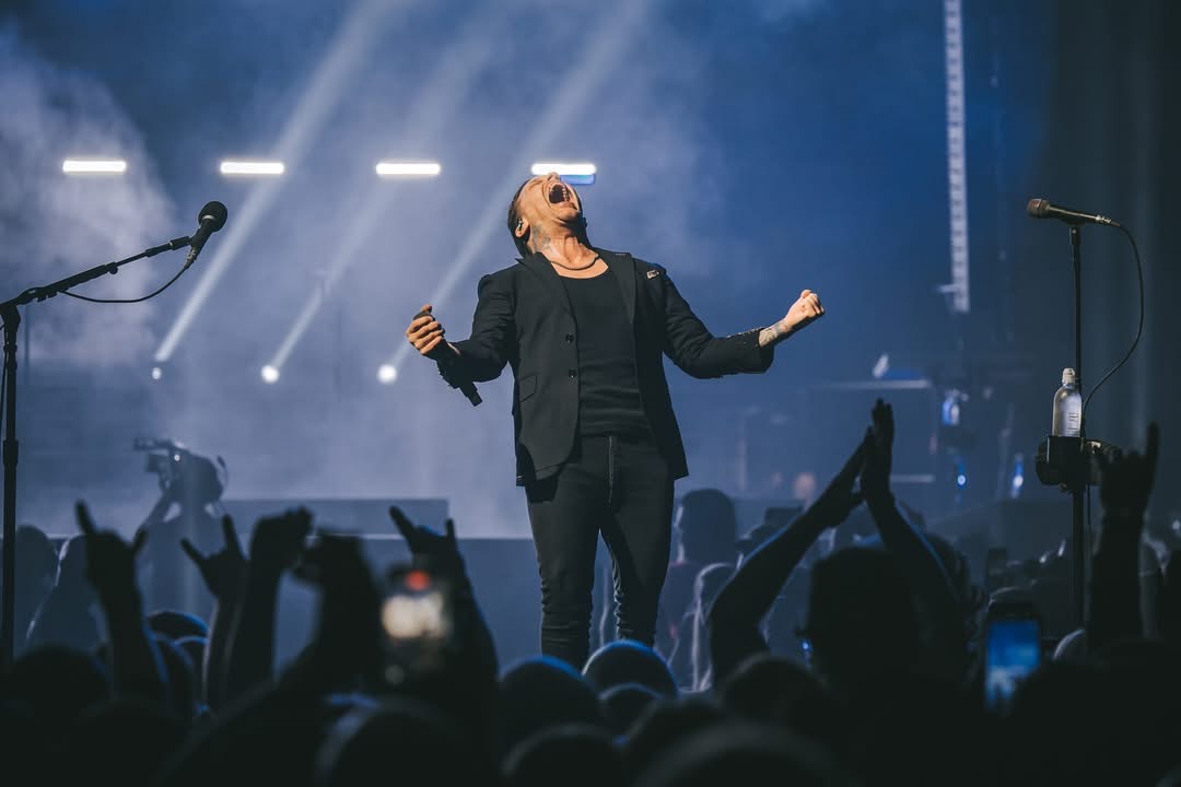 Inside the Pit — Shinedown
