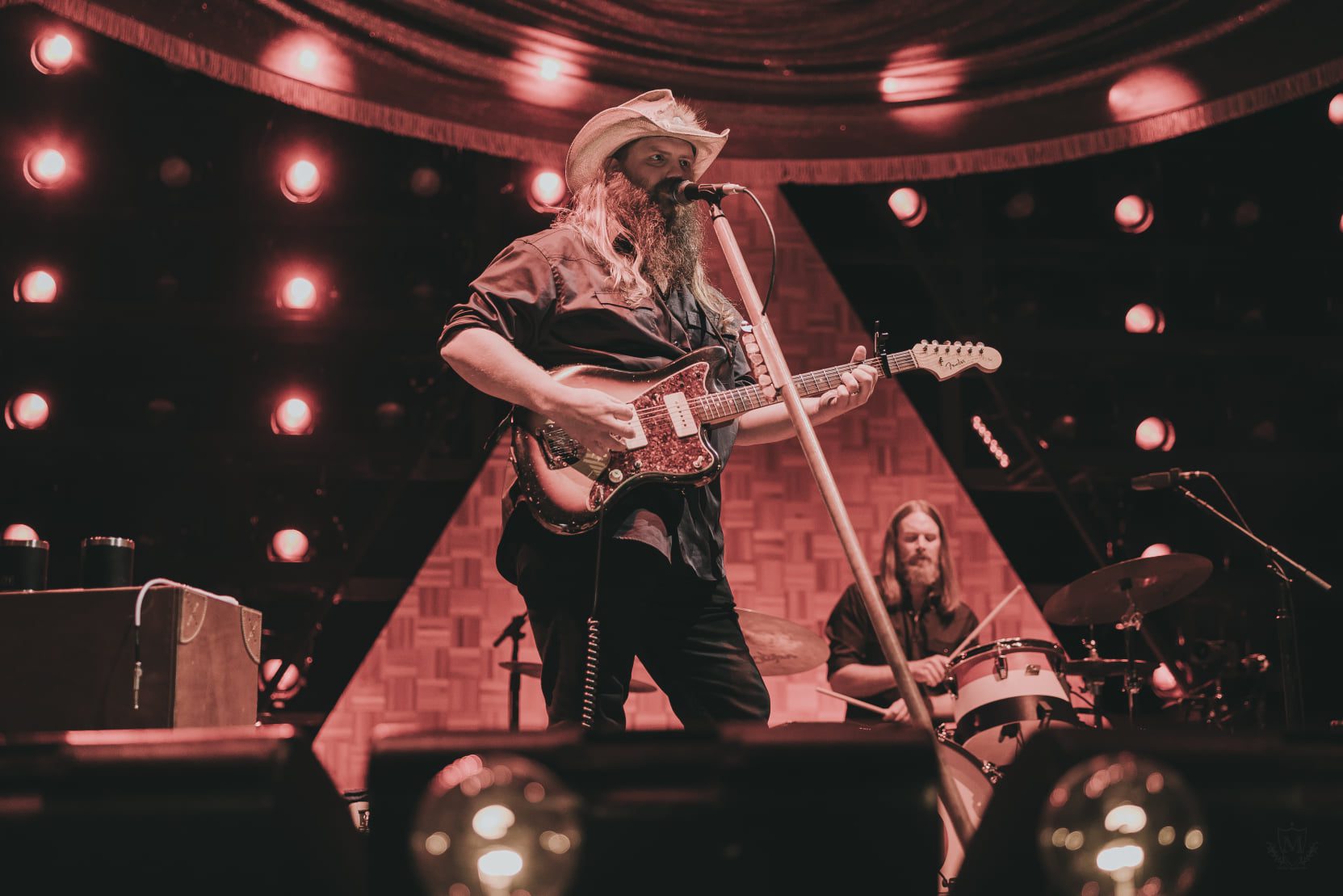 Chris Stapleton photography — frame 1 of 8